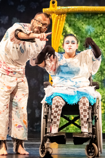 Espetáculo Alice no País Adaptado produzido pela Culturalistas